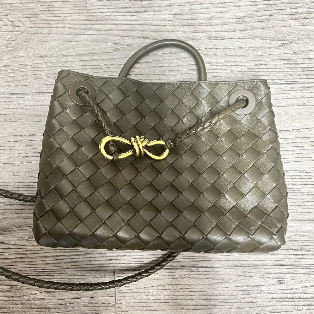 Bottega Veneta Andiamo Top Handle Bag Intrecciato Nappa Small